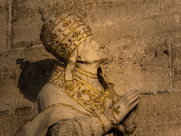 Statue dans la cathédrale